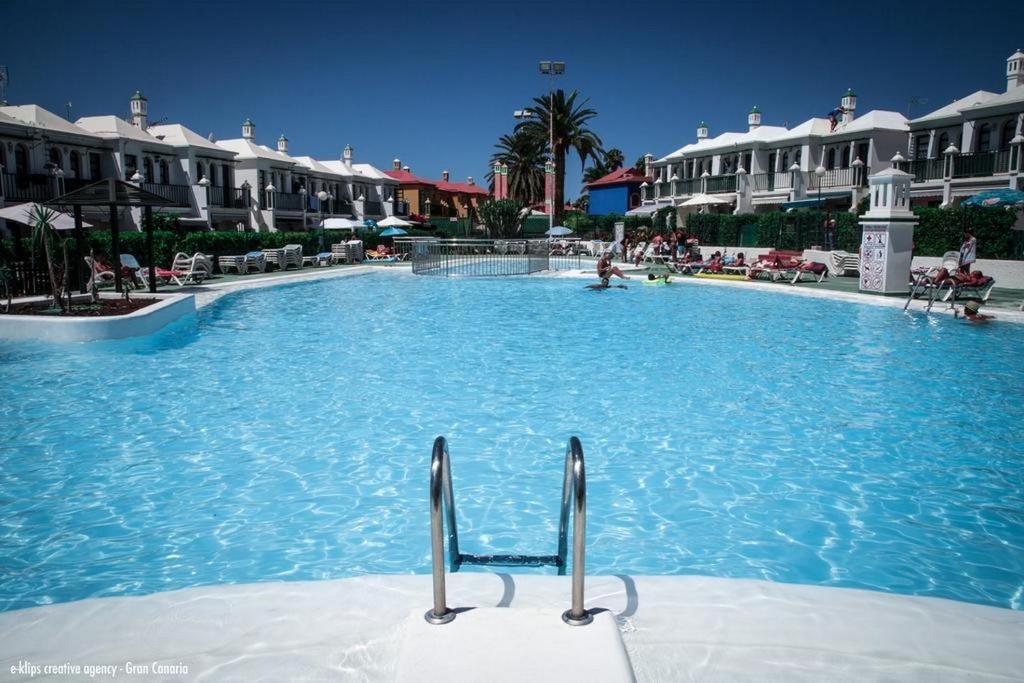 Bazén v ubytování Bungalow Duna Flor Maspalomas nebo v jeho okolí