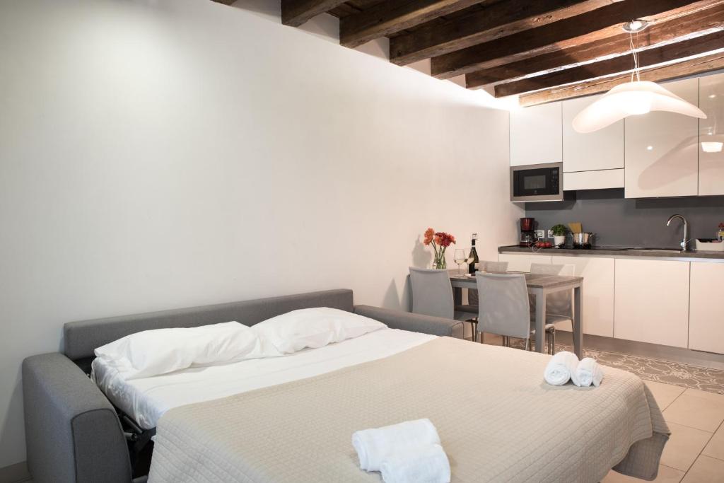 Venetian Mood private apartment - Studio