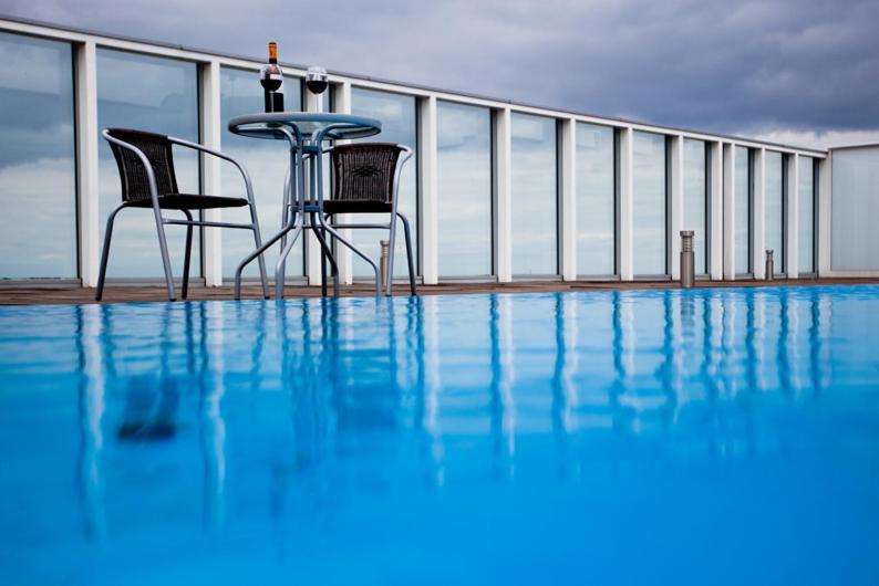 The swimming pool at or close to Luksusowe apartamenty Promenada Gwiazd 28