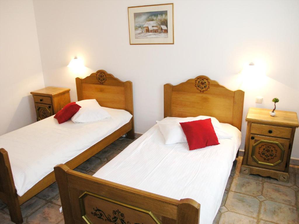 Hotel Kralj Tomislav - Economia Twin Room