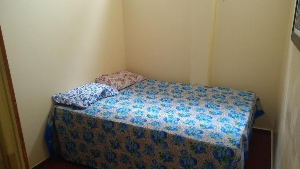 APARTAMENTO A 200 M DA PRAIA DO FORTE -PRÉDIO TRÊS RIOS