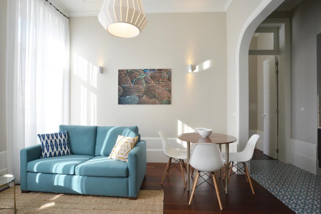 YOUROPO - Market - Two-Bedroom Apartment