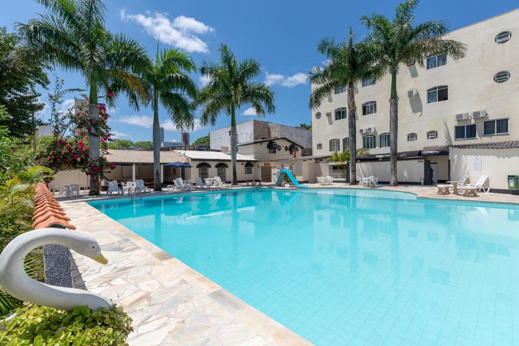 Bazén v ubytování Iguassu Flats Hotel nebo v jeho okolí