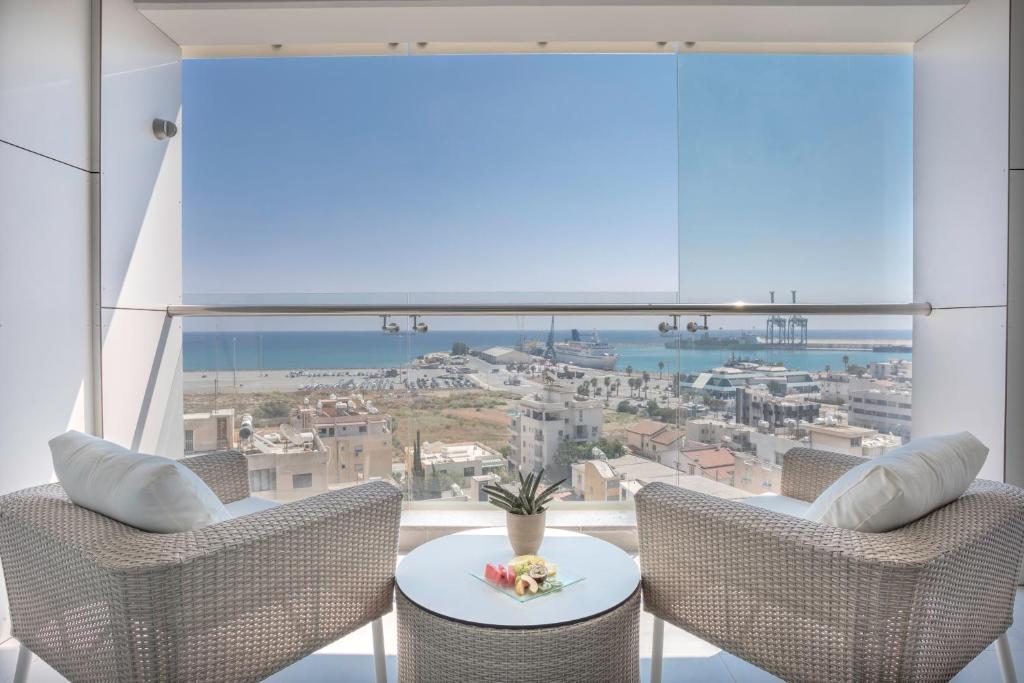 Posezení v ubytování Radisson Blu Hotel, Larnaca