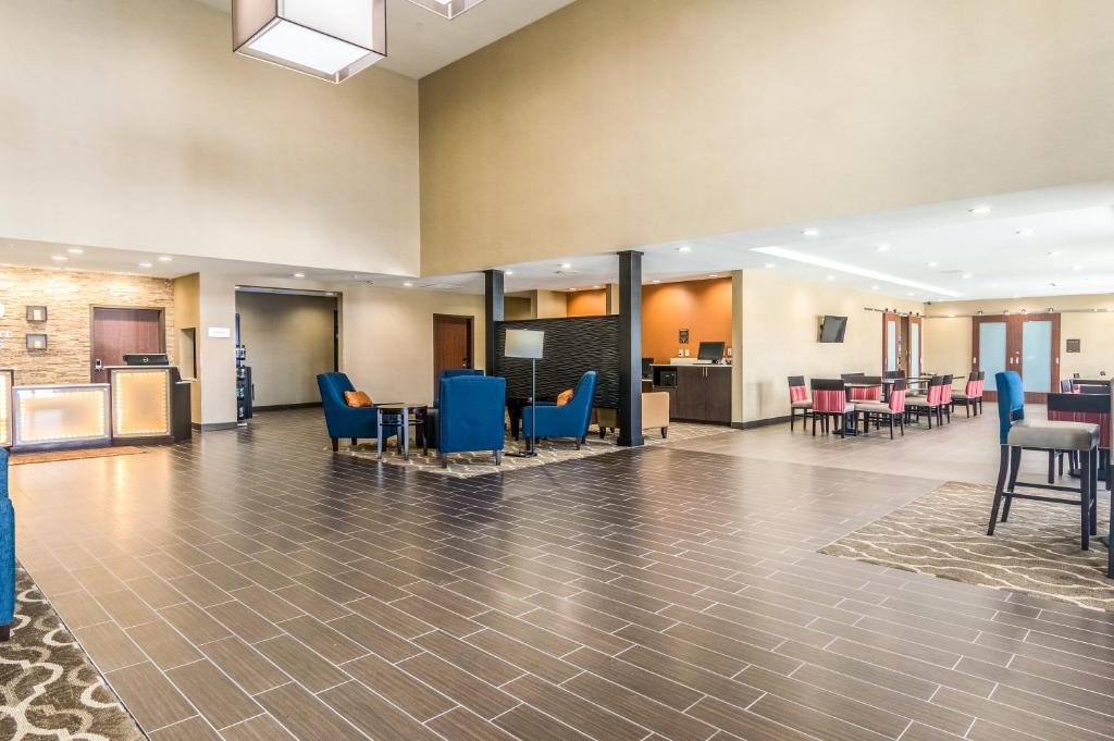 Comfort Suites Meridian and I-40 photo