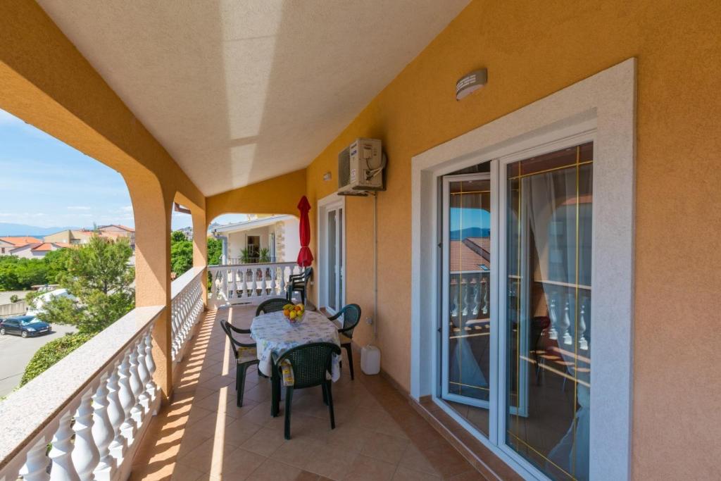 Fotografie z fotogalerie ubytování Two-Bedroom Apartment in Crikvenica XI v destinaci Crikvenica