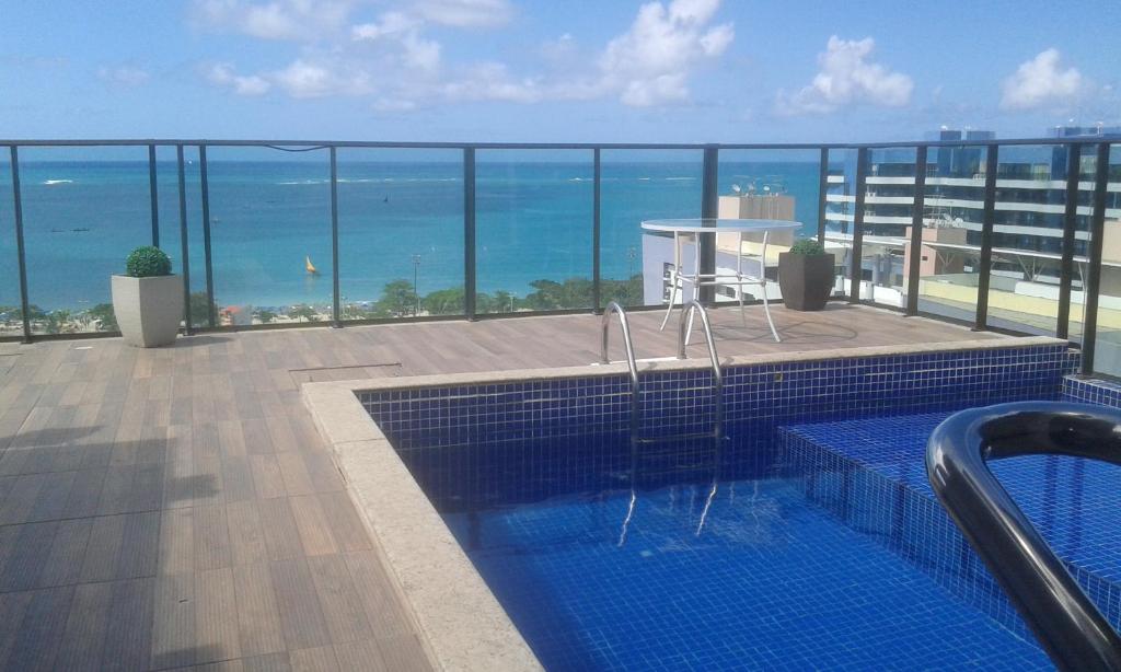 Piscina en o cerca de edficio gales pajuçara