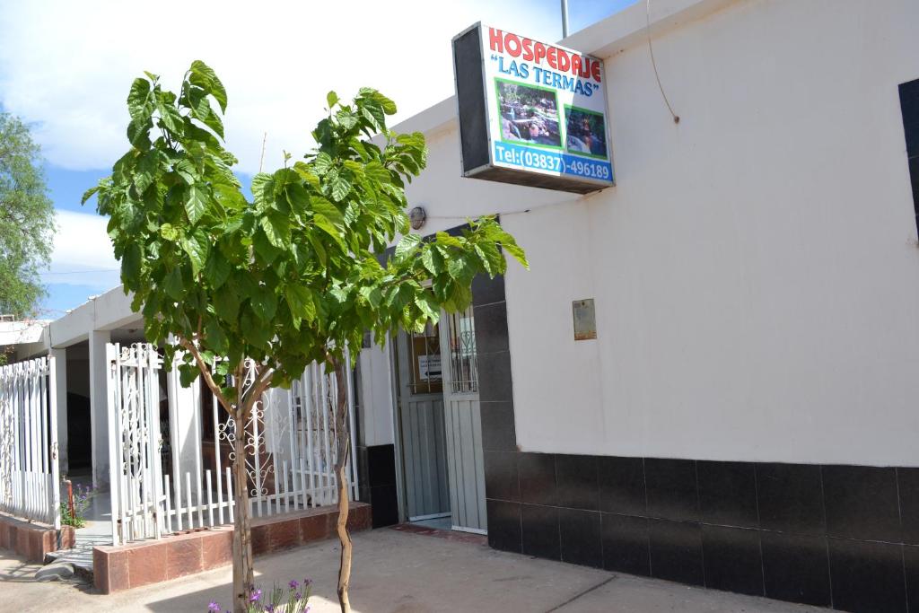 Una televisión o centro de entretenimiento en Hospedaje Las Termas