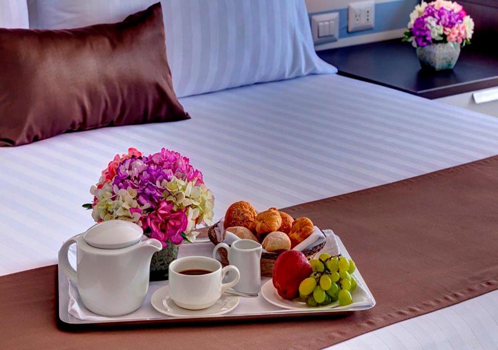 VPX Hotel - King Suite