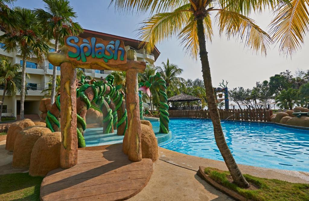 Bazén v ubytování Swiss-Garden Beach Resort, Kuantan nebo v jeho okolí