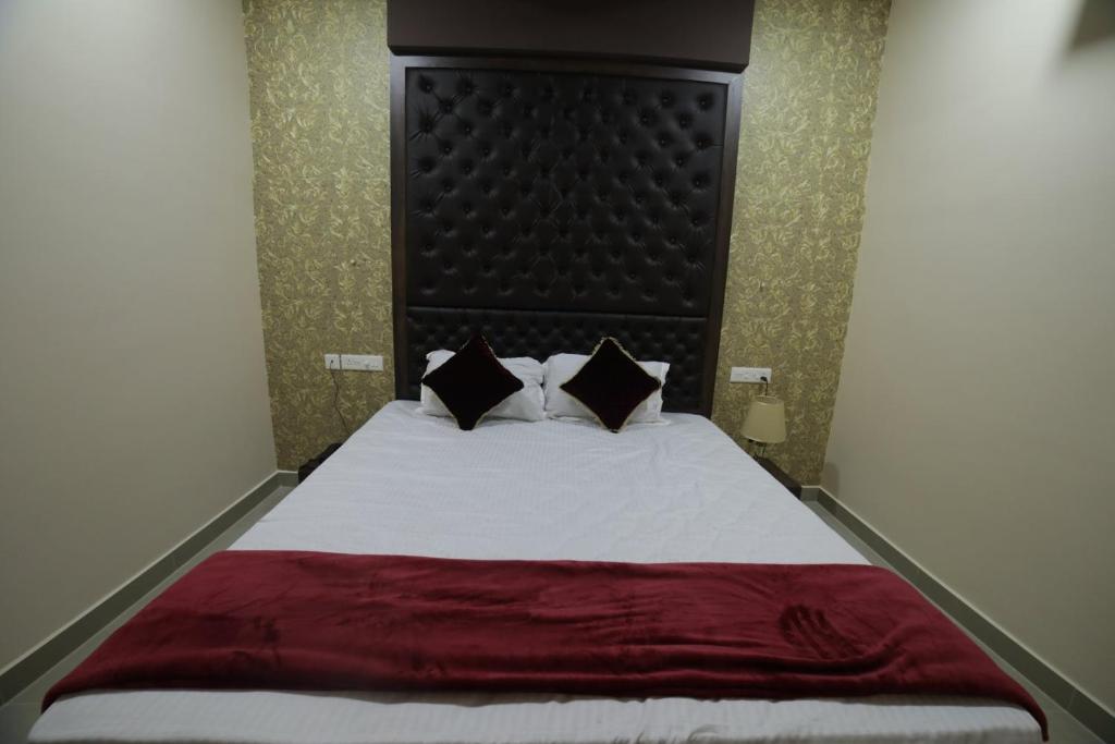 Shivalaya Residency - Deluxe Suite