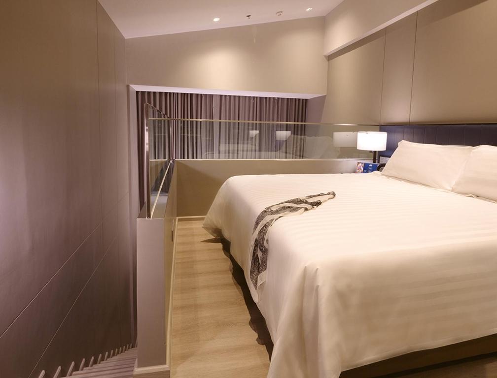 Modena by Fraser Buriram - Loft Studio