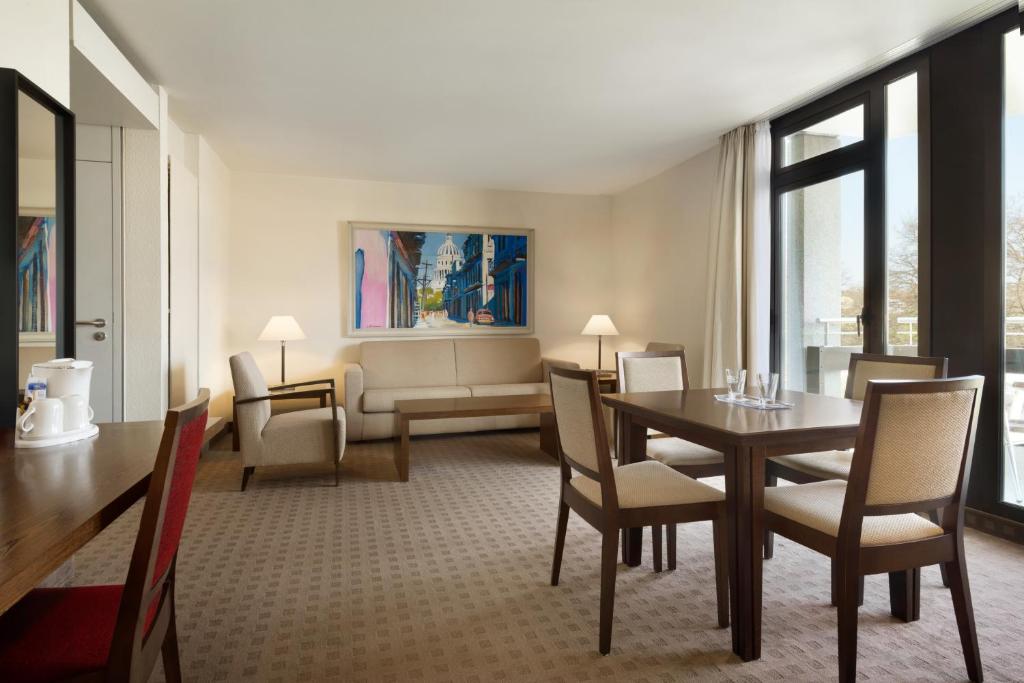 
Twin Suite - Non-Smoking
