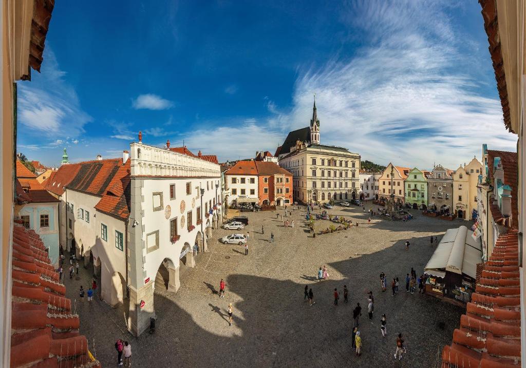 Nespecifikovaný výhled na destinaci Český Krumlov nebo výhled na město při pohledu z hotelu