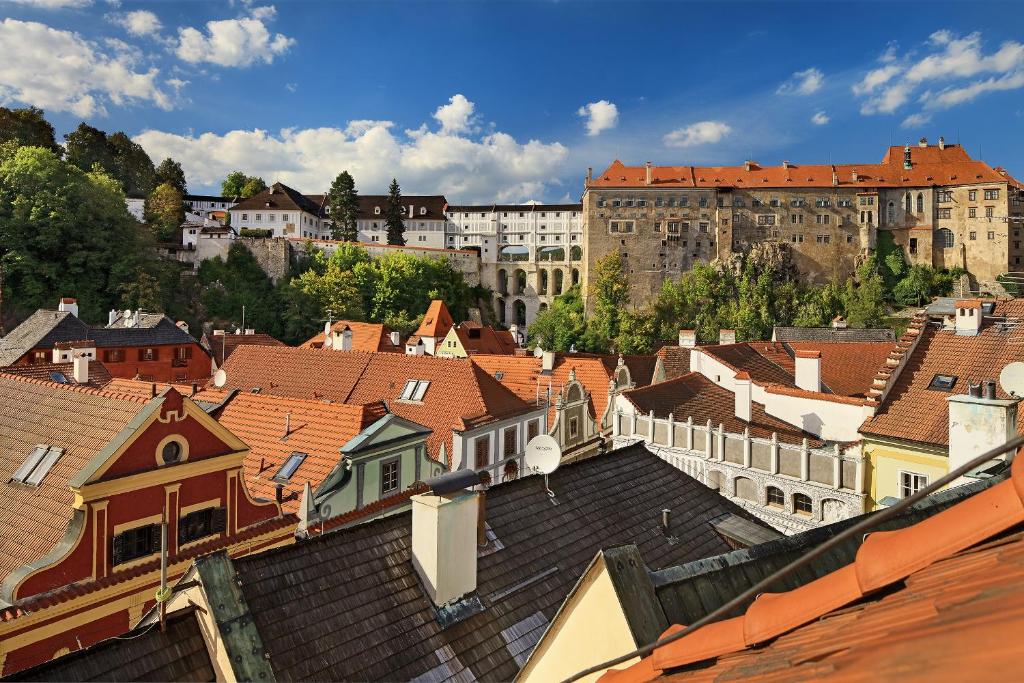 Nespecifikovaný výhled na destinaci Český Krumlov nebo výhled na město při pohledu z hotelu