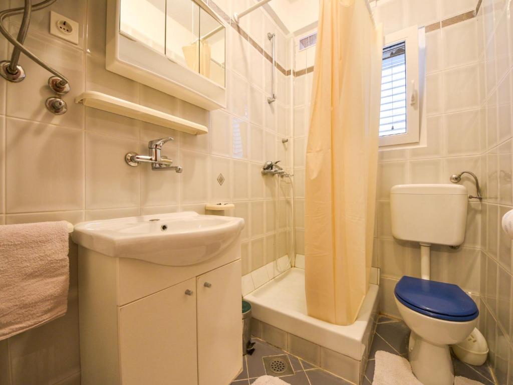 Koupelna v ubytování Apartment Zdenko-5 by Interhome