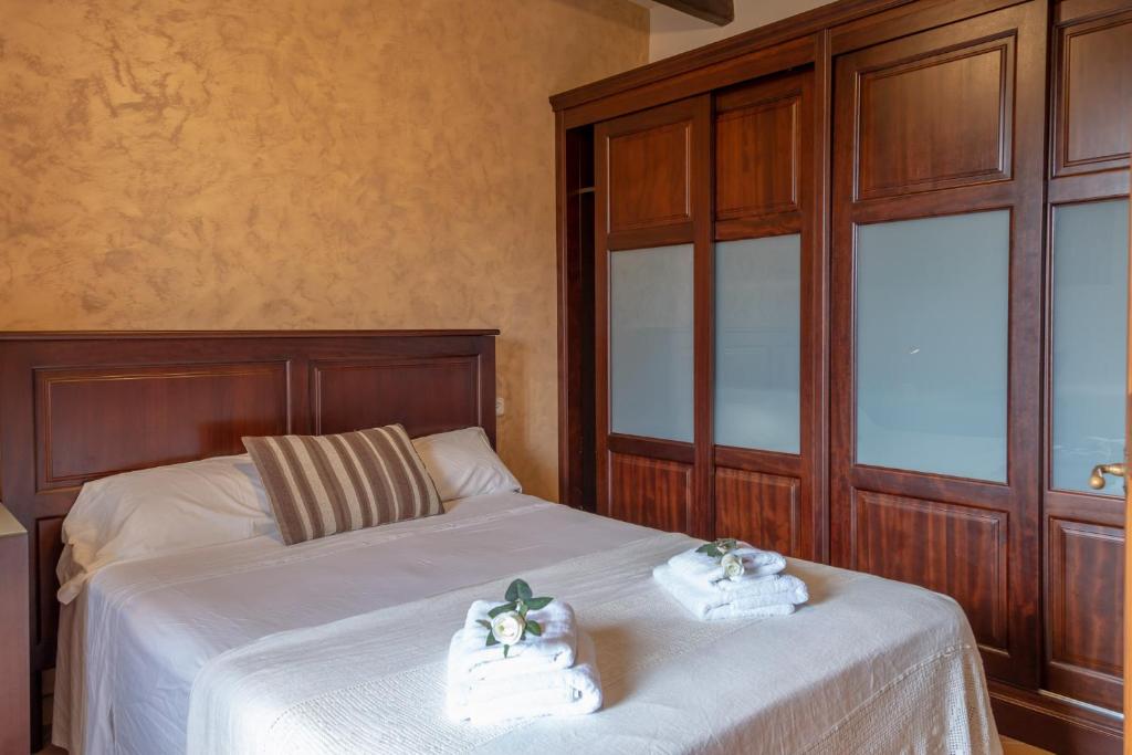 A bed or beds in a room at Finca Son Moix