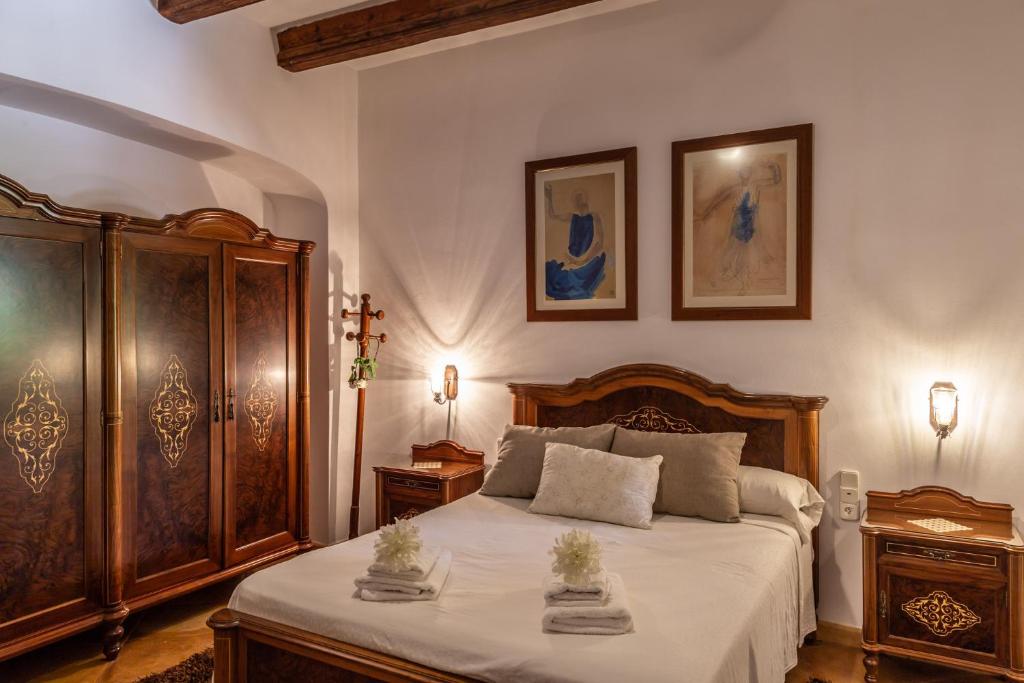 A bed or beds in a room at Finca Son Moix