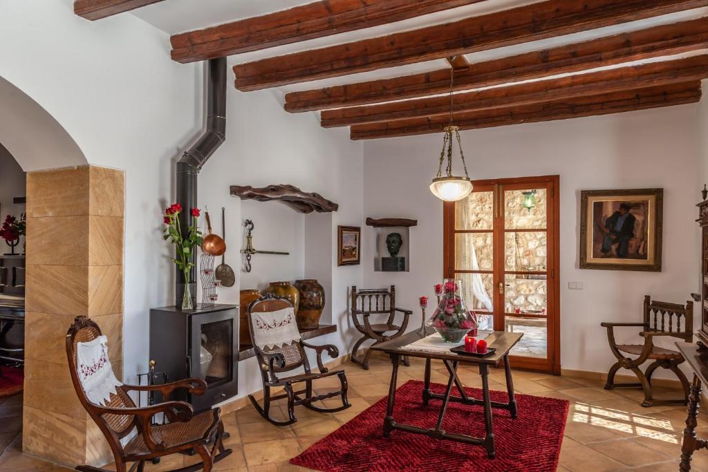 A seating area at Finca Son Moix
