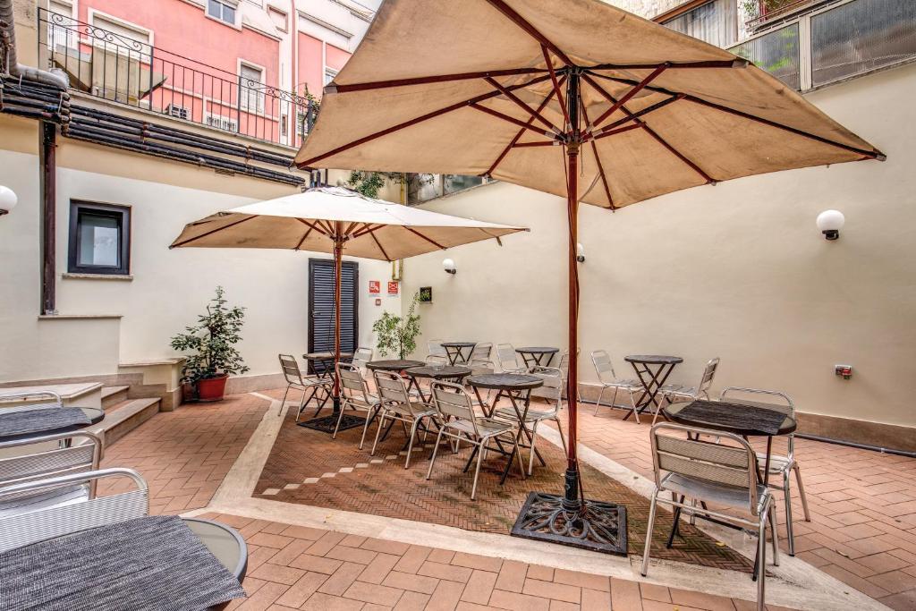 Patio nebo venkovní prostory v ubytování Hotel Osimar