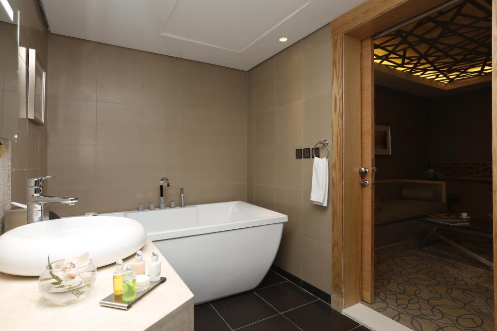 Grand Plaza Hotel - Gulf Riyadh - Suite Di Famiglia
