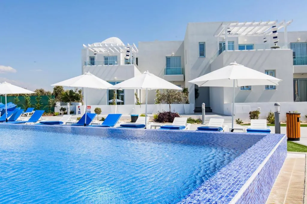 Blue Diamond Beach Villas, Paphos, Cipru