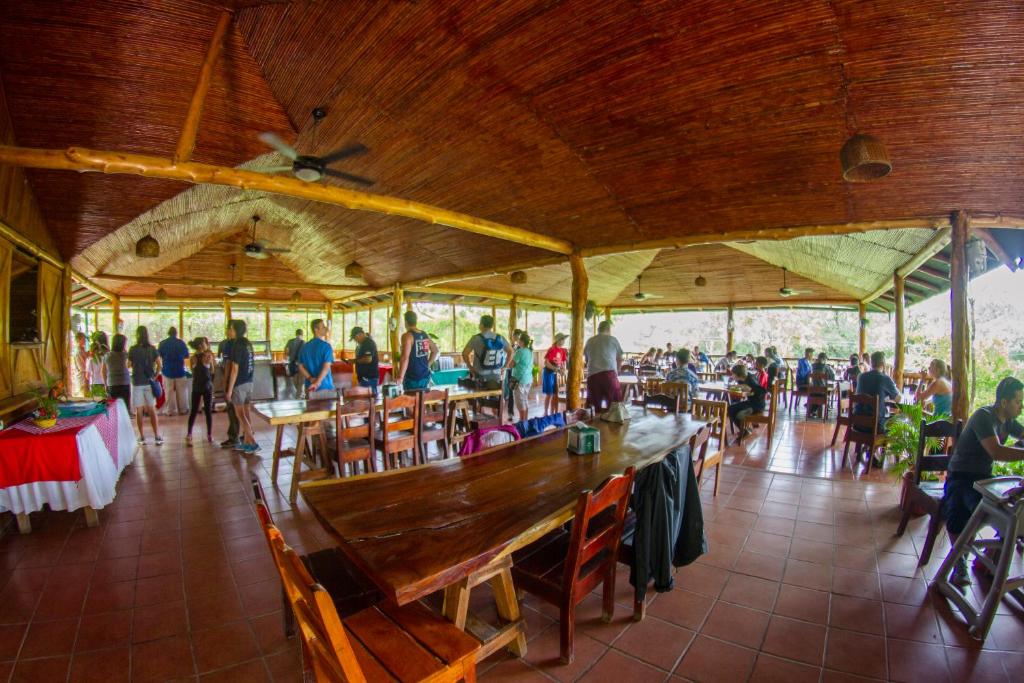 Restaurace v ubytování Cañon de la Vieja Lodge