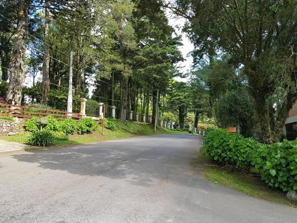 LOCAR-IN GRAMADO Solar das Hortênsias  LOCAR-IN GRAMADO Solar das Hortênsias