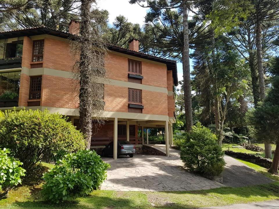 LOCAR-IN GRAMADO Solar das Hortênsias  LOCAR-IN GRAMADO Solar das Hortênsias