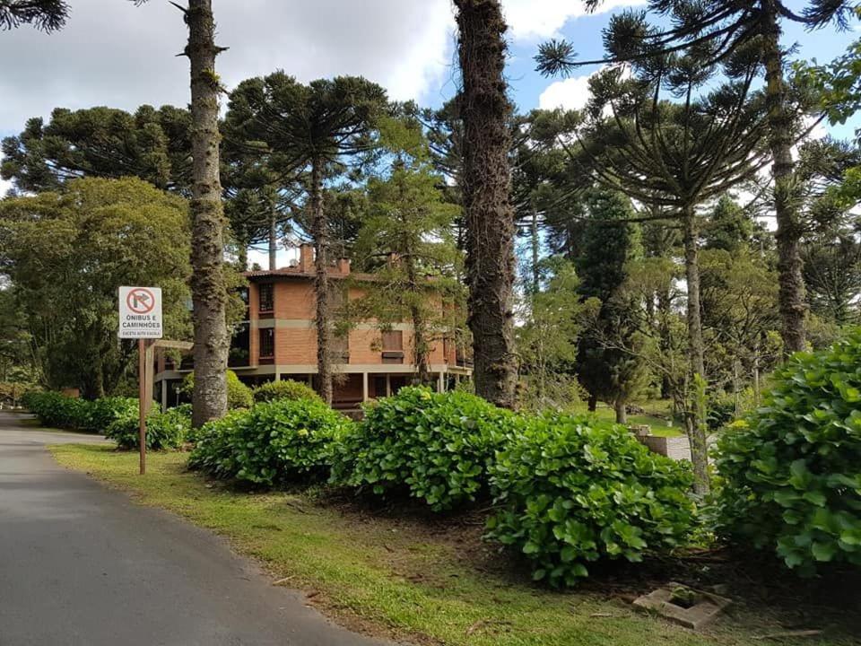 LOCAR-IN GRAMADO Solar das Hortênsias  LOCAR-IN GRAMADO Solar das Hortênsias