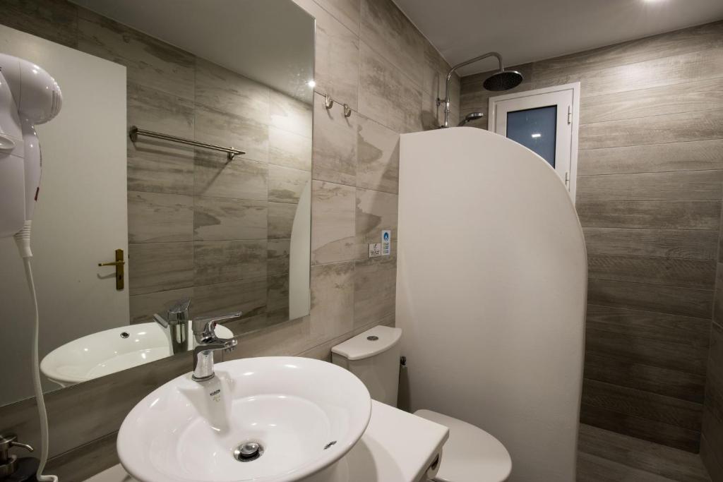 Koupelna v ubytování Hotel Galini Sifnos