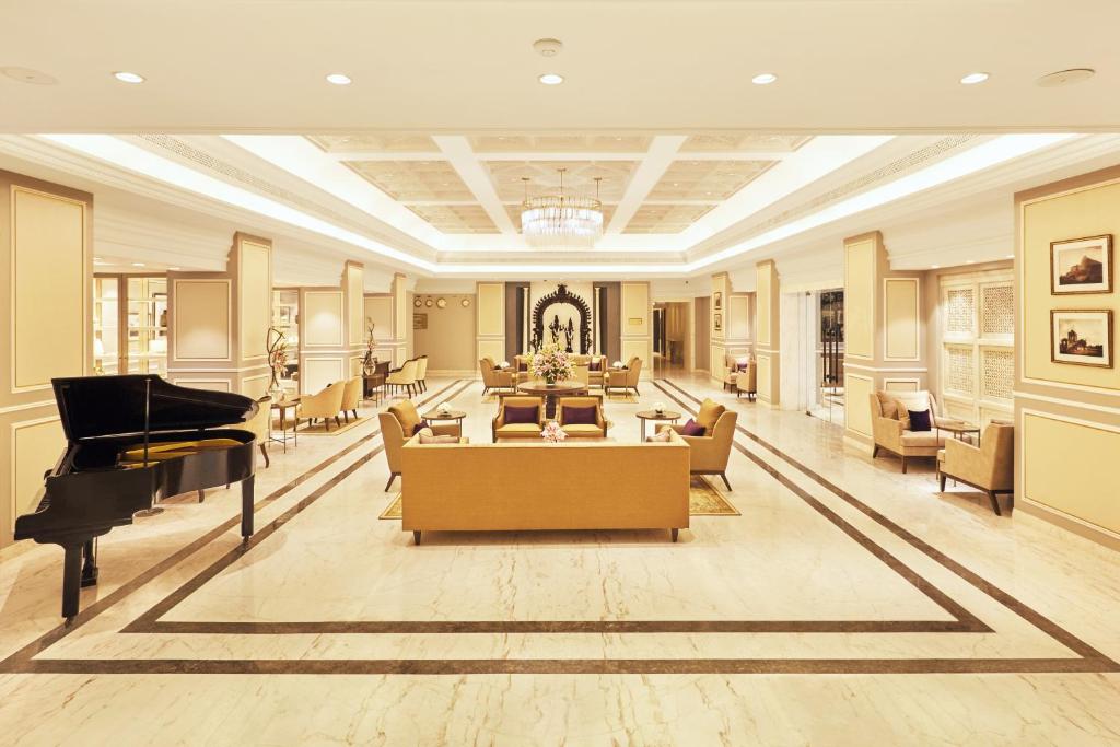 Posezení v ubytování Taj Connemara, Chennai