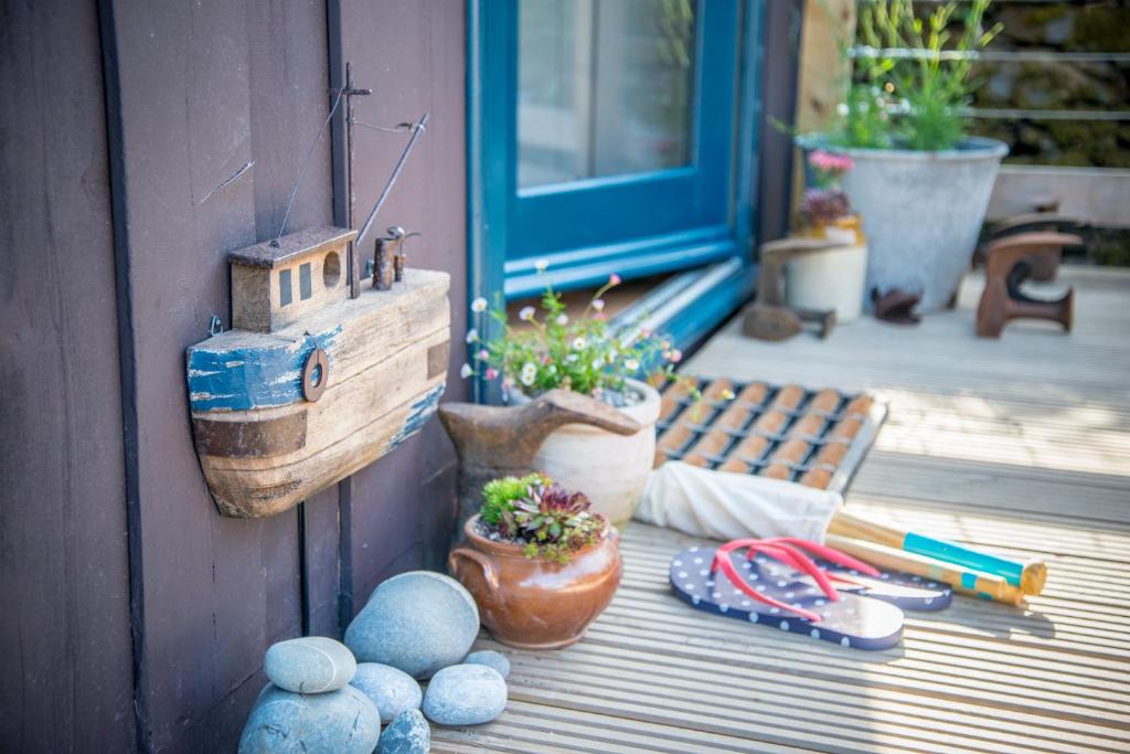 Aed väljaspool majutusasutust Little Kestrel Cabin