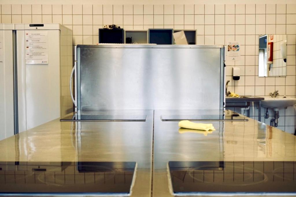 Eldhús eða eldhúskrókur á Danhostel Ishøj Strand