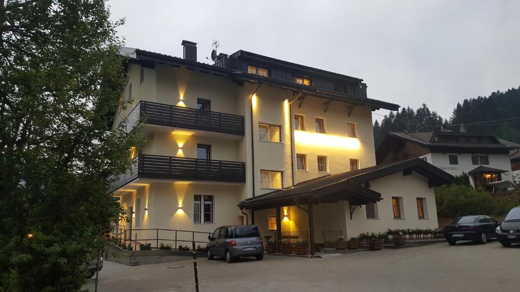 The building in which a szállodákat is located