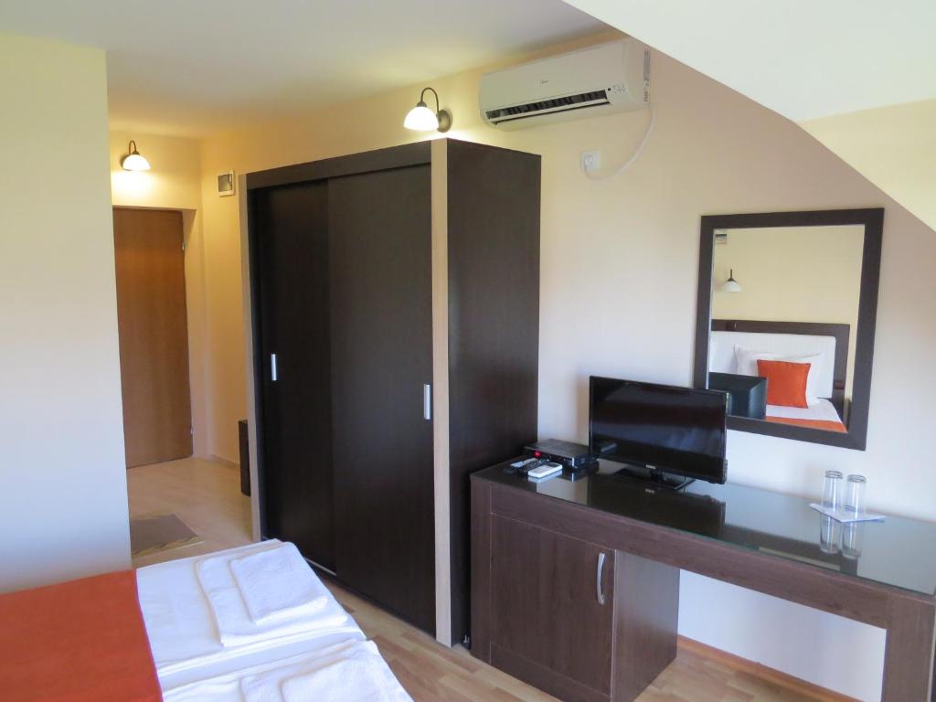 Postel nebo postele na pokoji v ubytování Family Hotel Dayana Beach