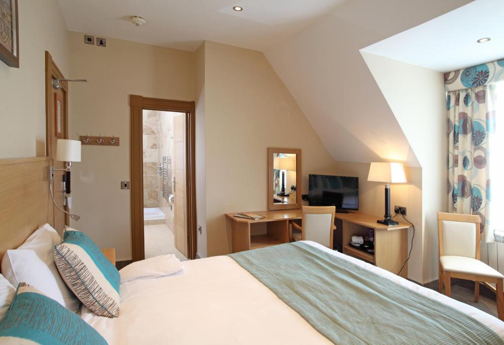Pier Hotel - 