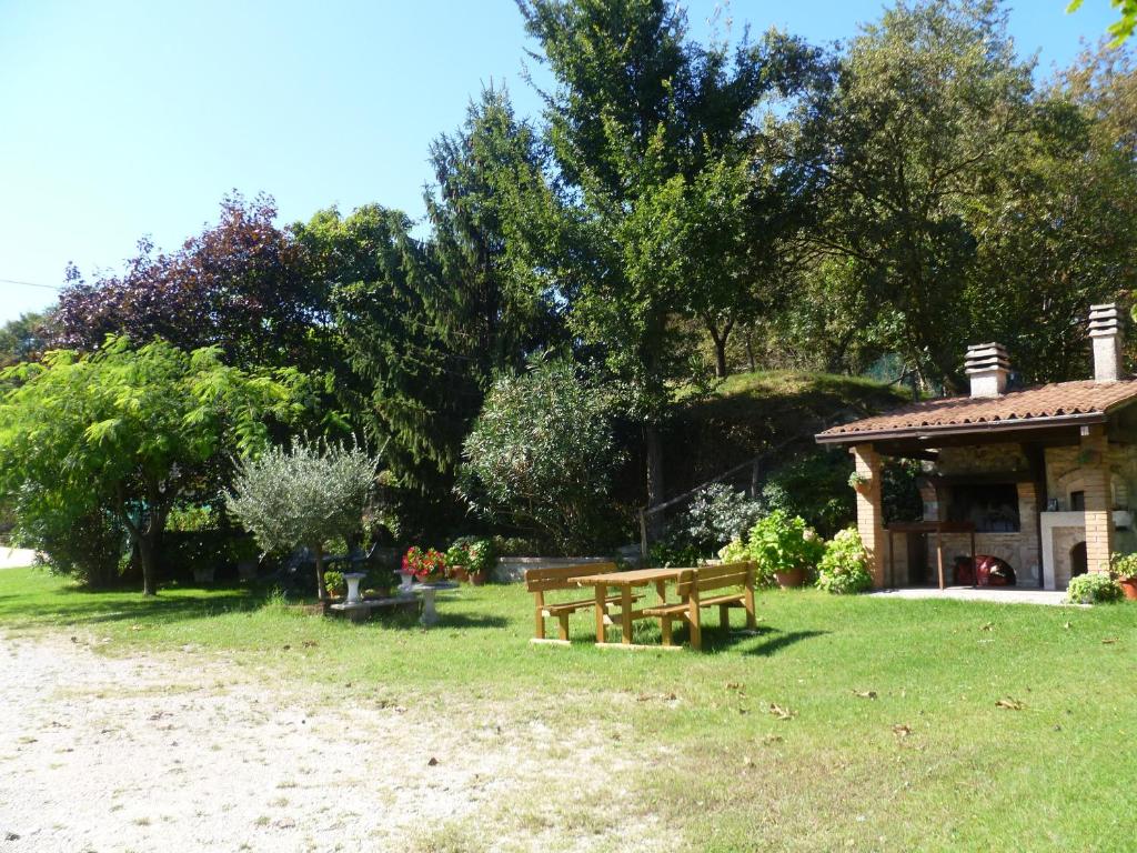 A garden outside Agriturismo Dondino