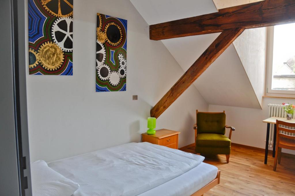 Postel nebo postele na pokoji v ubytování Depot 195 - Hostel Winterthur