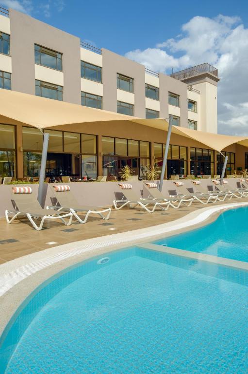 Bazén v ubytování Tamarind Tree Hotel nebo v jeho okolí