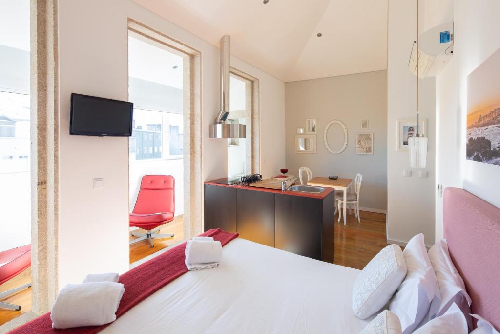 Trindade Premium Suites & Apartments - Deluxe Double Or Twin Room With Balcony