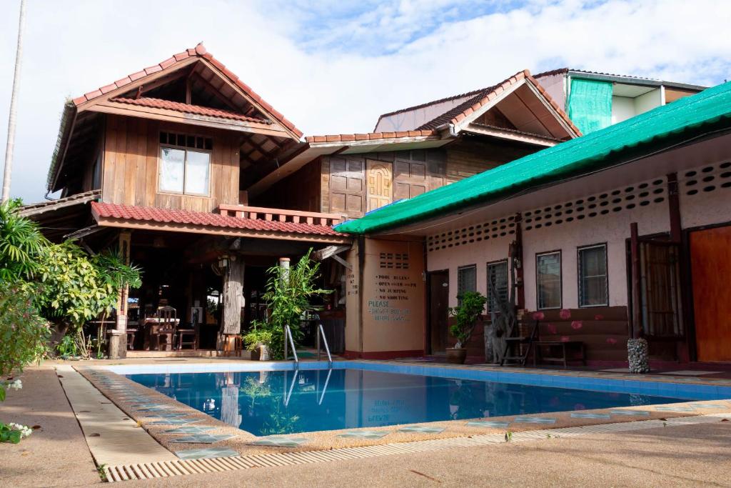 Bazén v ubytování Chian house nebo v jeho okolí