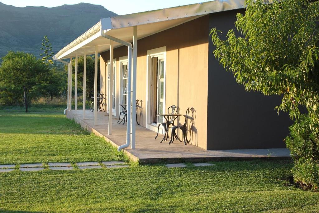 A garden outside a Dam's View Accommodation