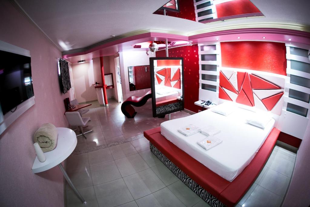  Motel Supreme