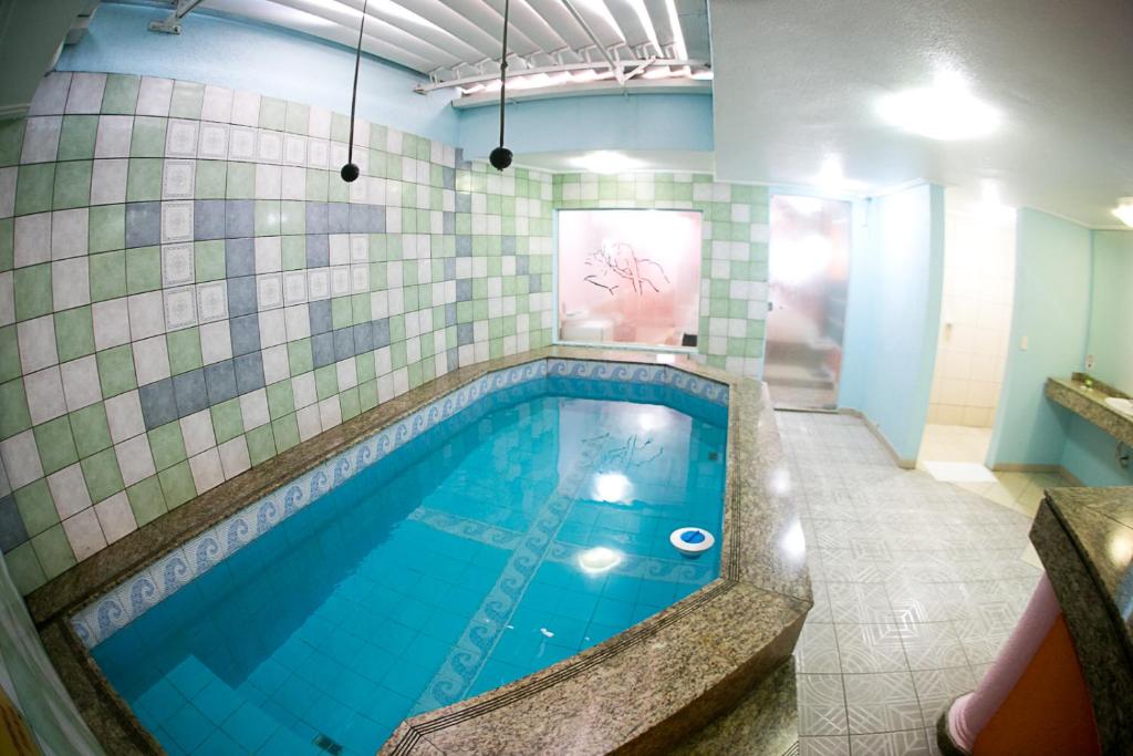  Motel Supreme