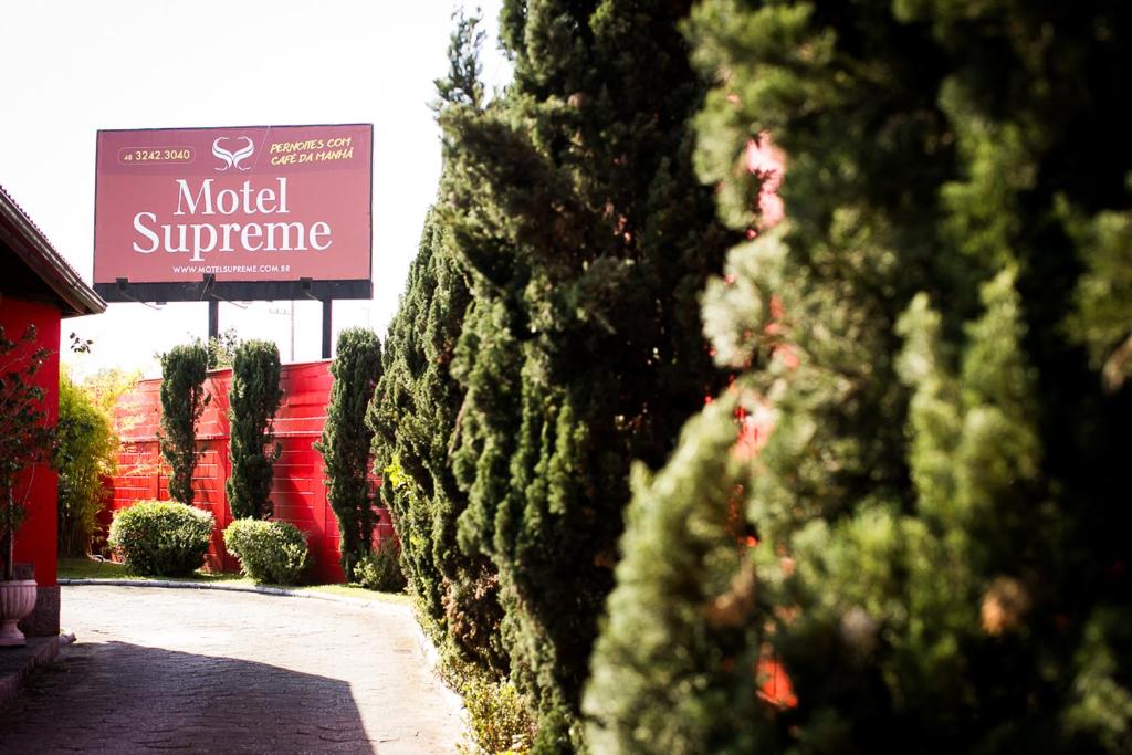  Motel Supreme