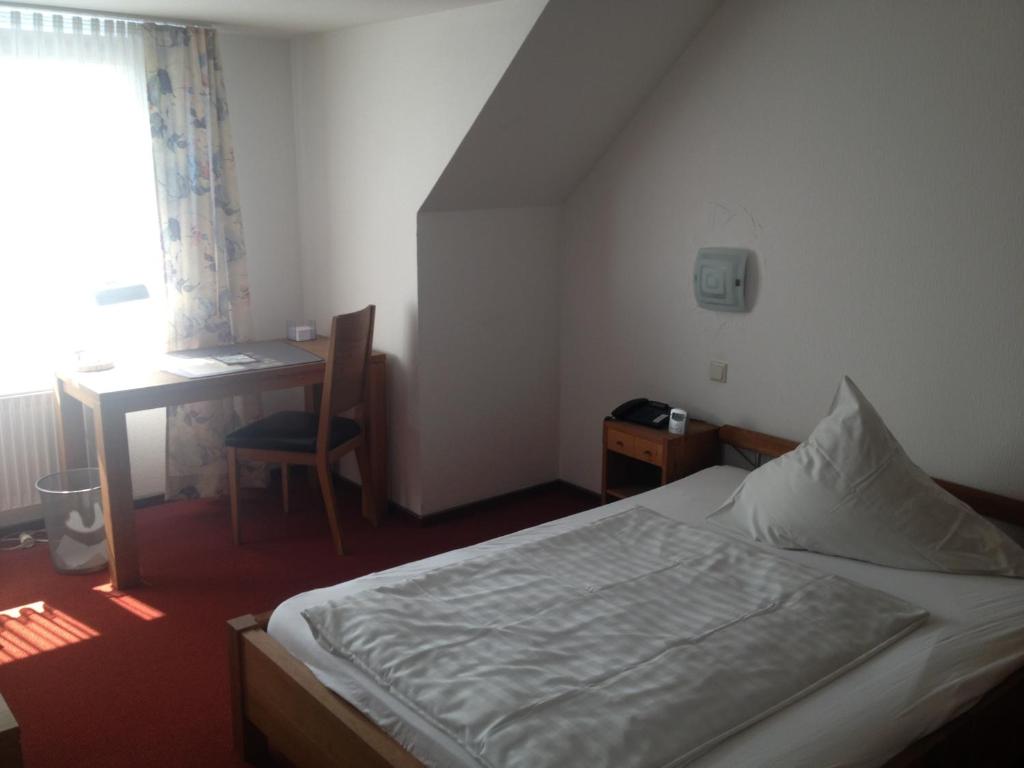 Hotel Flora - Single Room