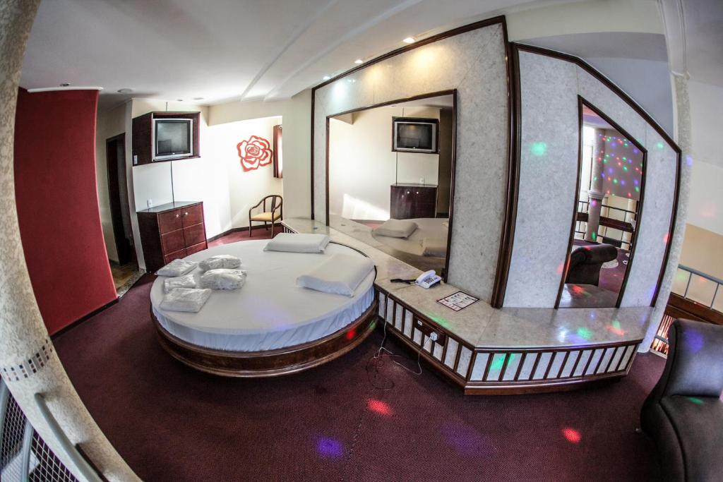  Motel Supreme