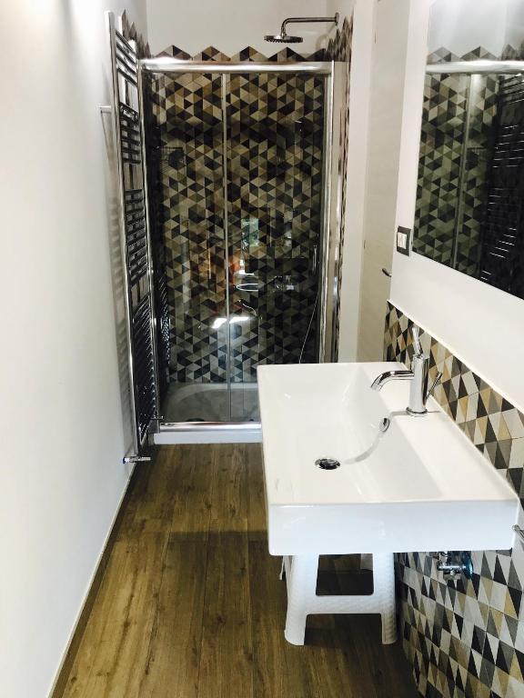 Un baño de B&B Lanziani
