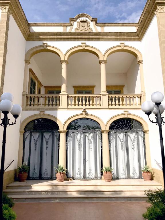 The facade or entrance of VILLA MARRONE - Relais -